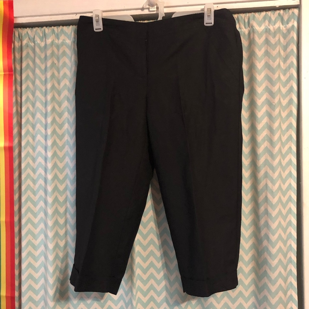 Chico’s womens black linen blend flat front cuffed hem Capri pants
